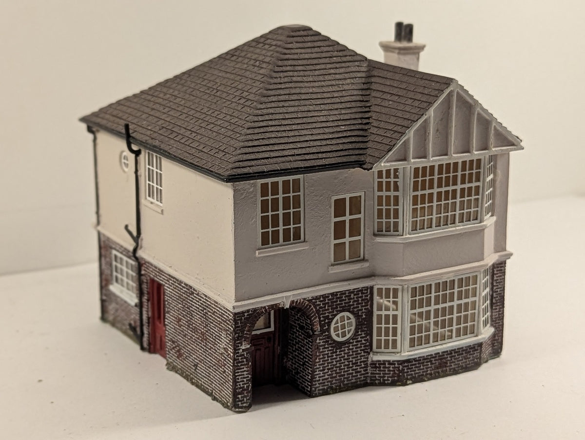 Hornby OO Gauge 1930s Detached House Building R9705