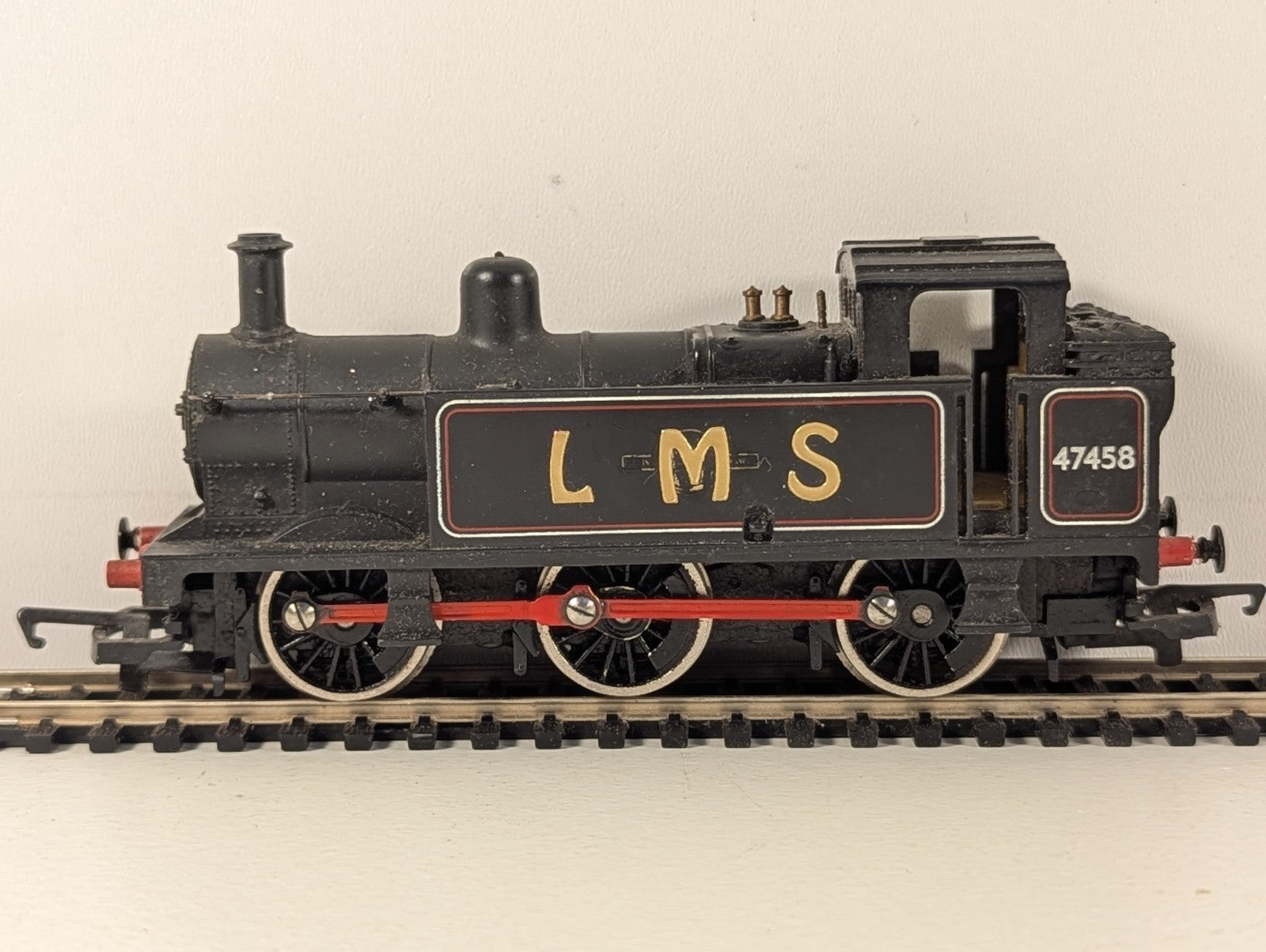 Hornby Class 3F "Jinty" 0-6-0T No.47458 Modified Steam Locomotive OO Gauge
