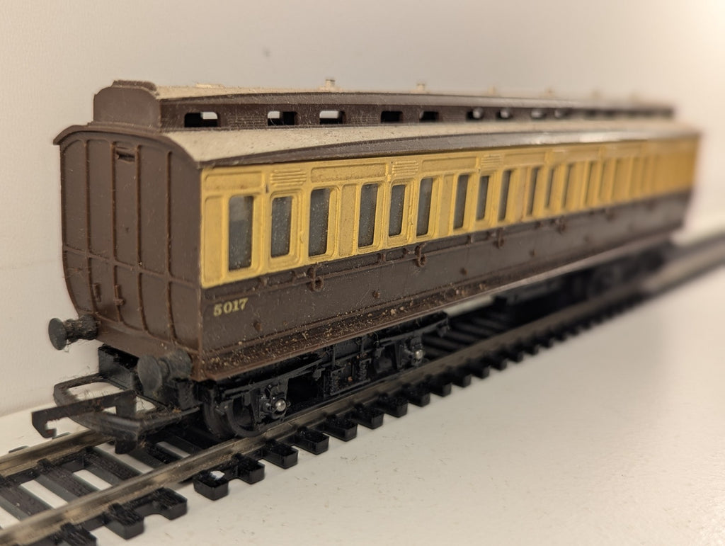 Tri-ang R332 GWR Clerestory Third Class Coach OO Gauge