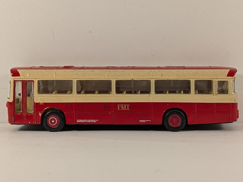 Corgi 1:76 AEC Reliance Weymann Die-cast Model SL 1039