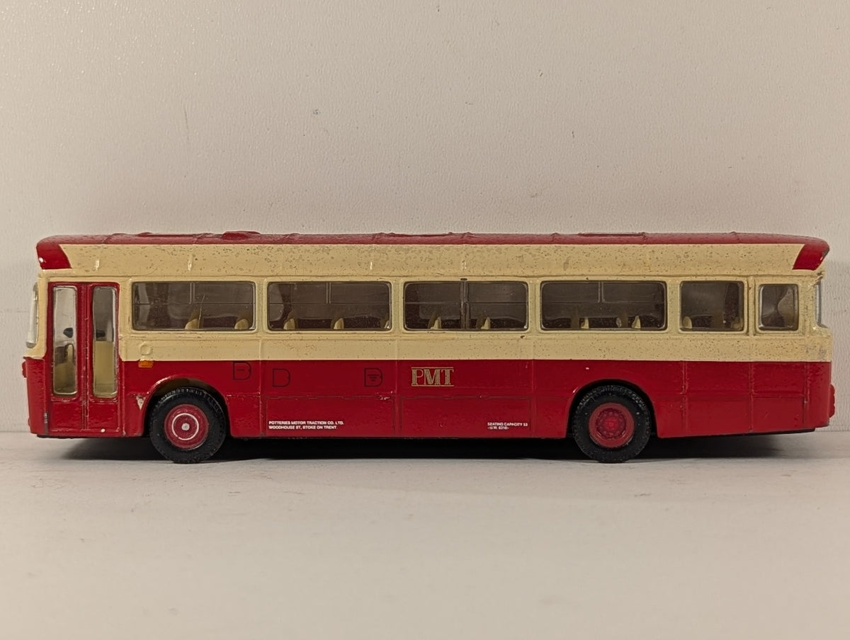 Corgi 1:76 AEC Reliance Weymann Die-cast Model SL 1039