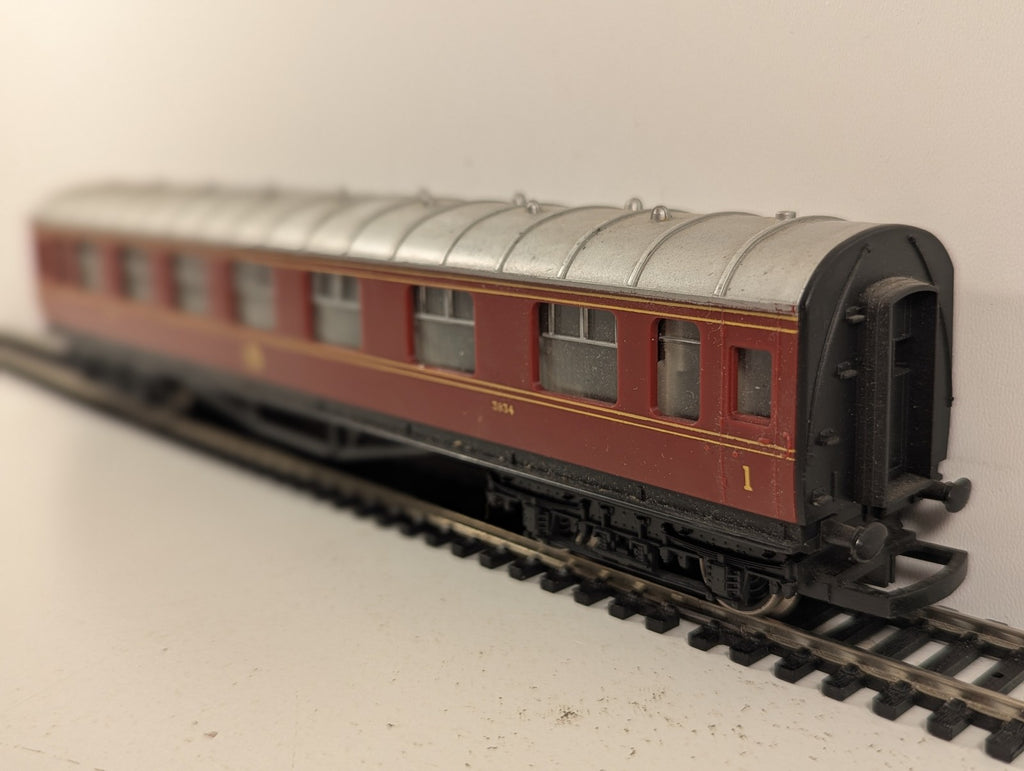 Hornby OO Gauge LMS Composite Coach Passenger Coach 3934 LMS Crimson Lake R437
