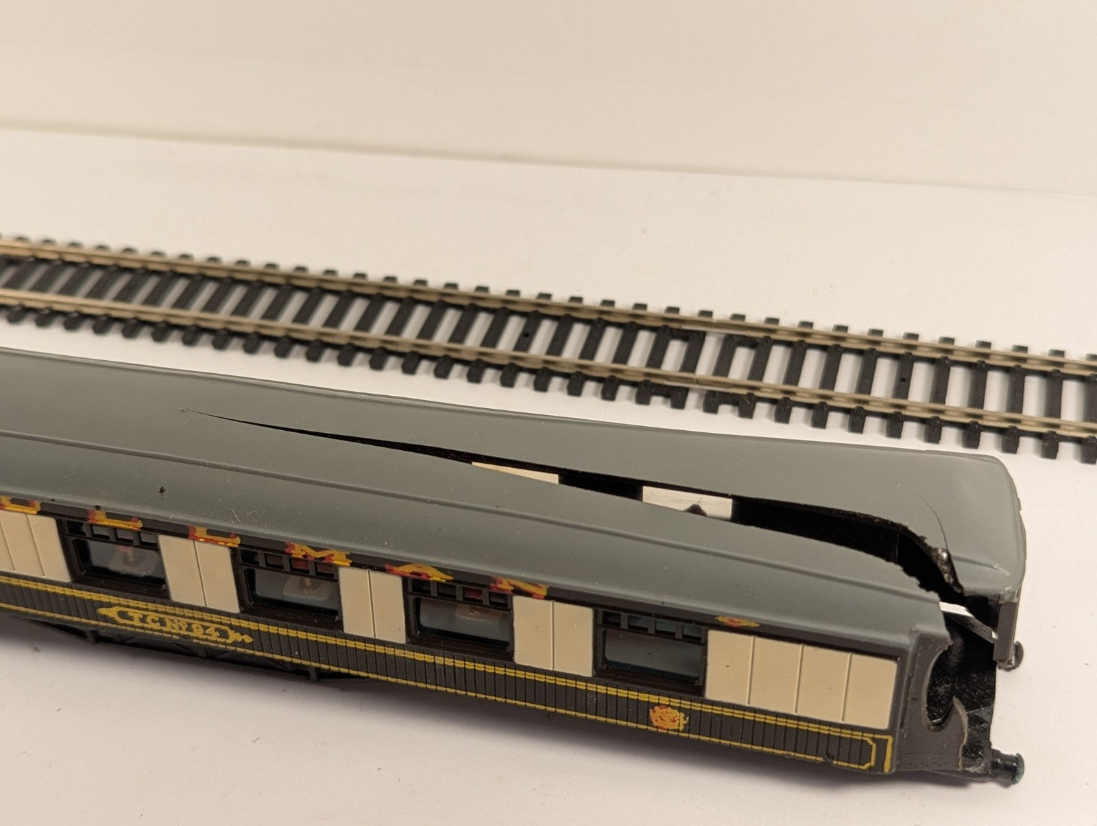 Graham Farish OO Gauge Pullman Third Parlour Brake T.C. No.94