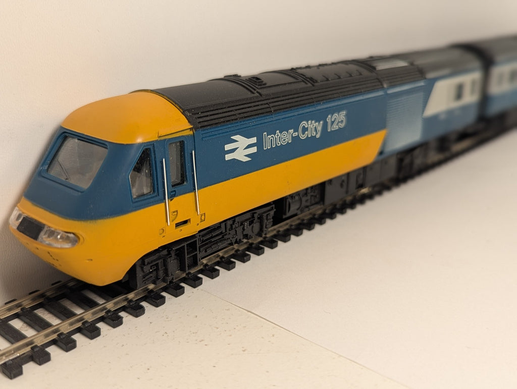 Hornby OO Gauge Class 43 HST Inter-City 125 Power Car Pack