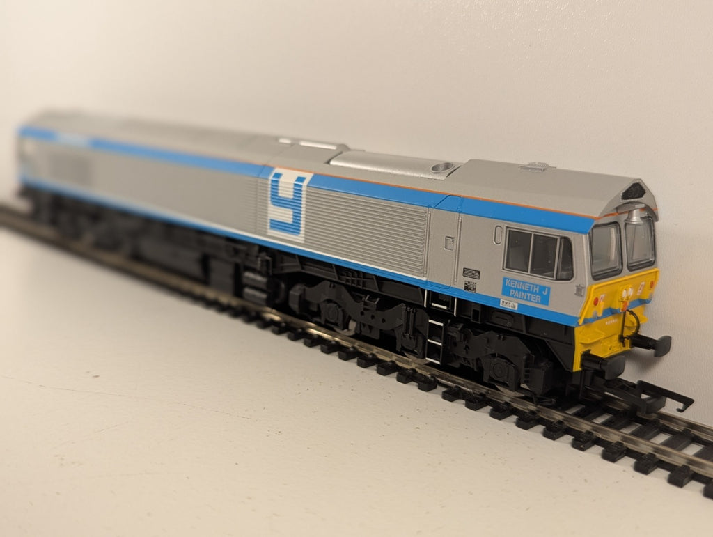 Hornby R3041 Class 59 59005 “Kenneth J Painter” Foster Yeoman