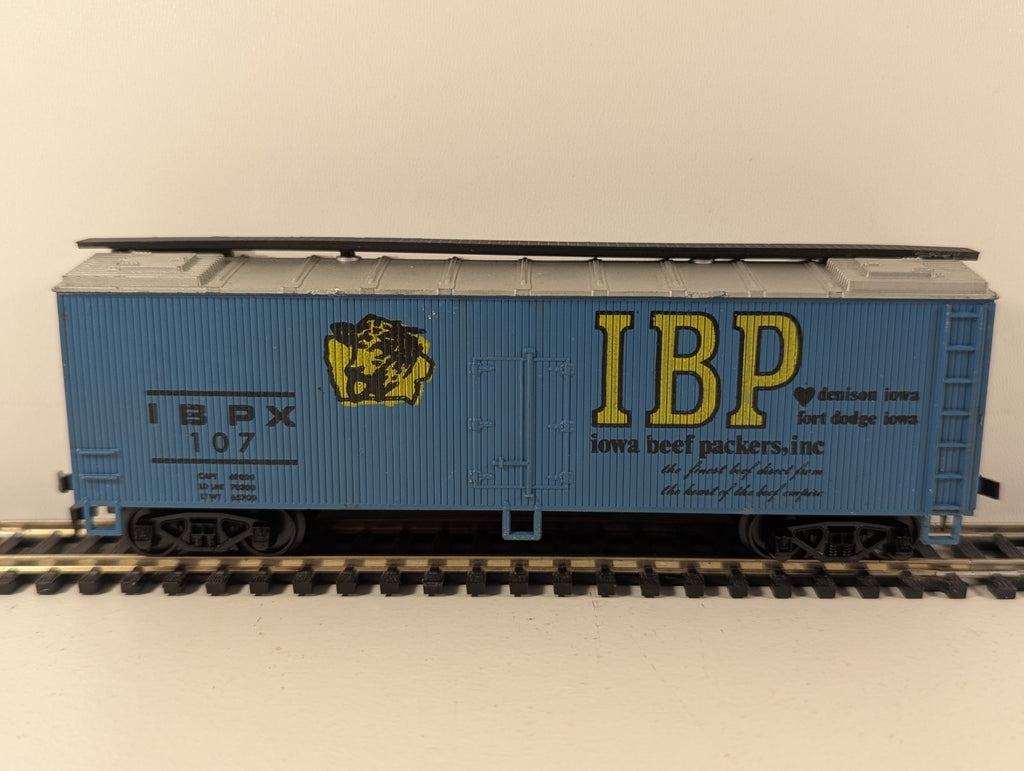 Tyco HO Gauge IBPX 107 Boxcar