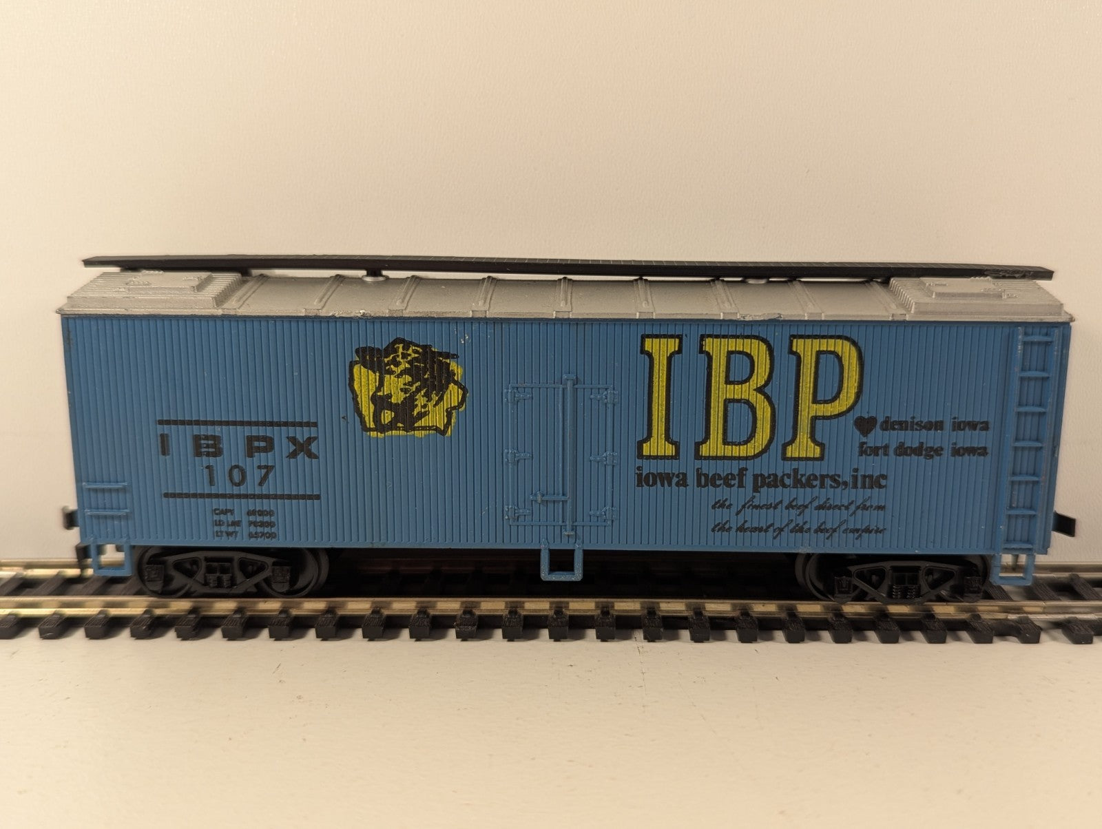 Tyco HO Gauge IBPX 107 Boxcar