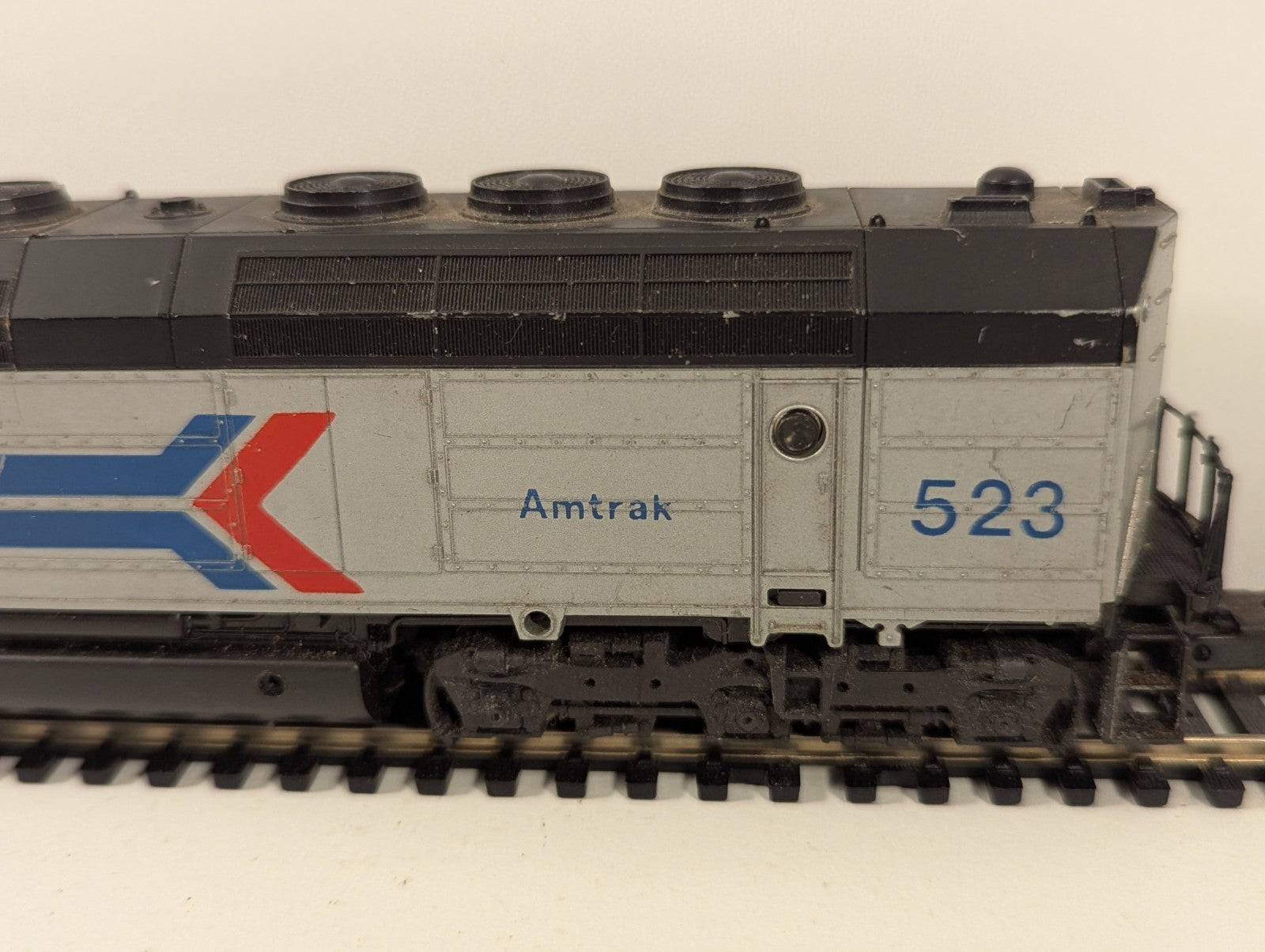 Lima HO Gauge Amtrak #523 Diesel Locomotive (Split from Starter Set)
