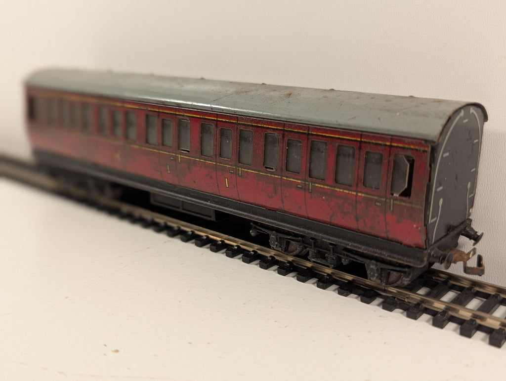 Hornby Dublo OO Gauge Tinplate Suburban Passenger Coach