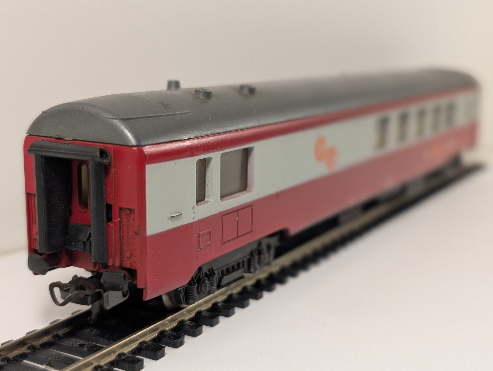 Lima SNCF Gril Express OO Gauge Restaurant Coach