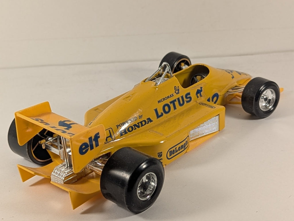 Bburago 1:24 Lotus Honda 99T Die-cast Model Car 12 Camel Yellow