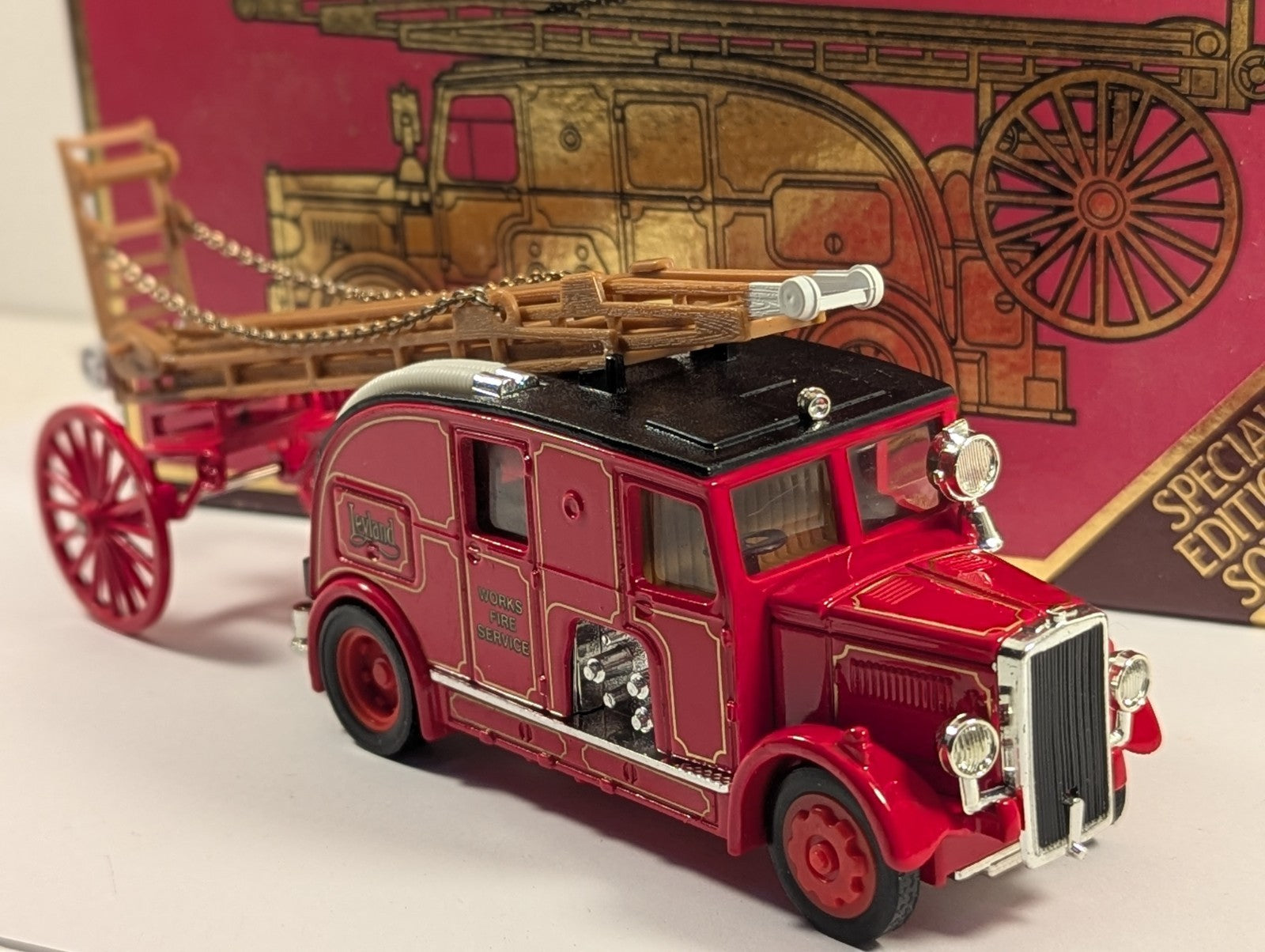 Matchbox Models of Yesteryear YS-9 1936 Leyland Cub Fire Engine