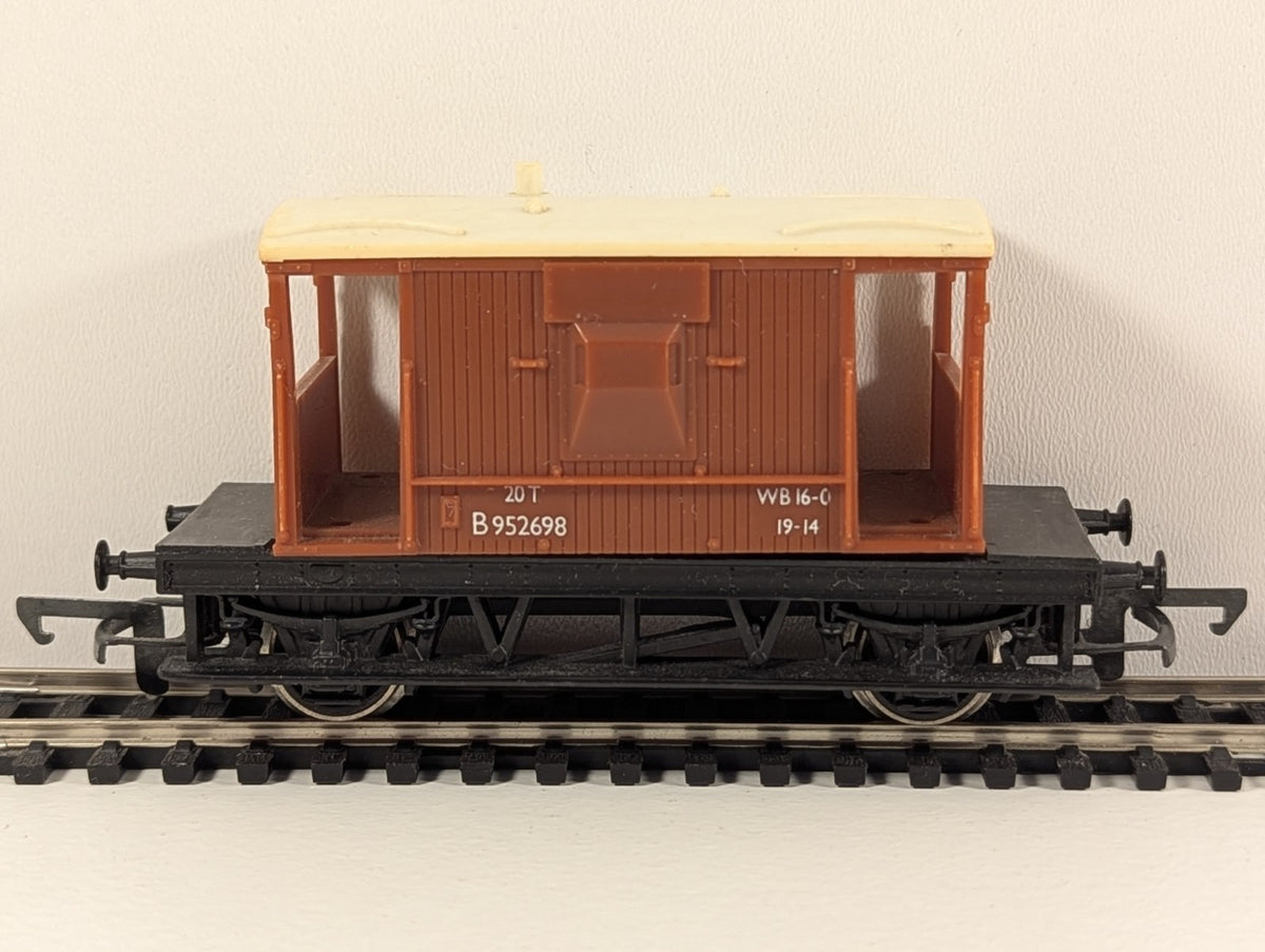 Hornby R218 BR 20 Ton Brake Van B952698 – OO Gauge