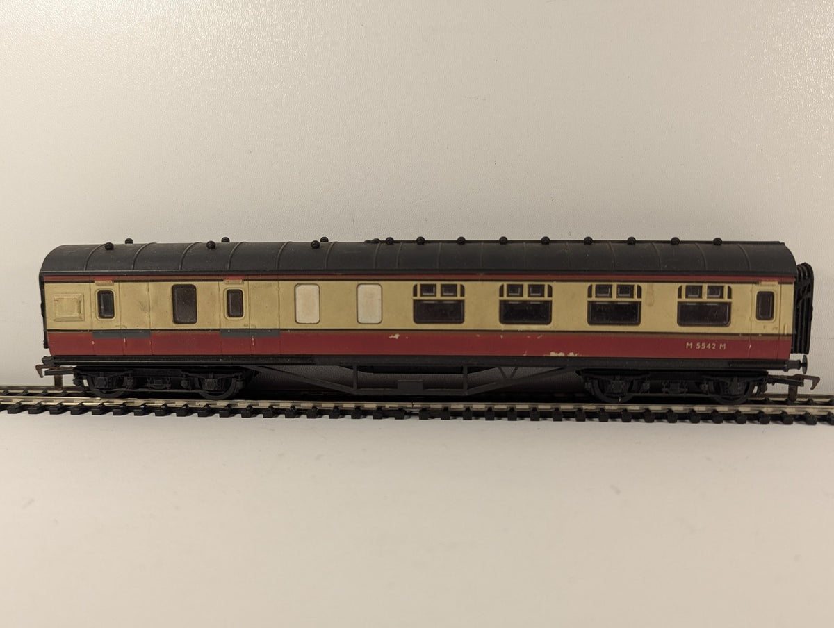 Airfix OO Gauge Stanier 57ft Brake Composite Coach Passenger Coach M 5542 M