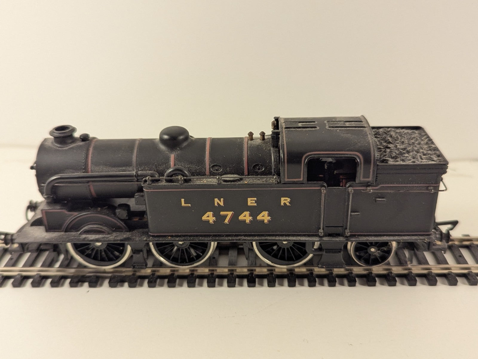 Dapol – LNER Class N2 0-6-2T No. 4744 (Noisy Runner) (OO Gauge)