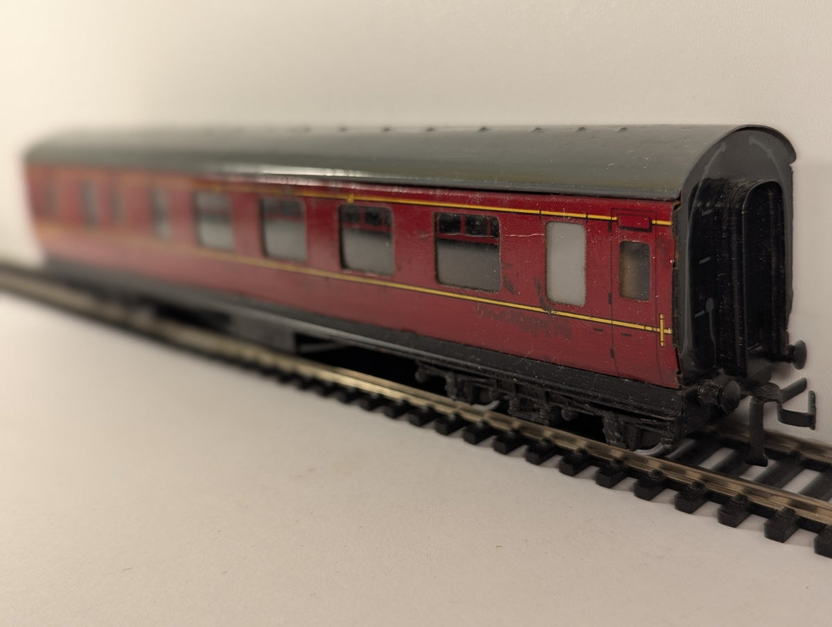 Hornby Dublo OO Gauge BR Maroon Brake Second Coach Passenger Coach M26143 4051