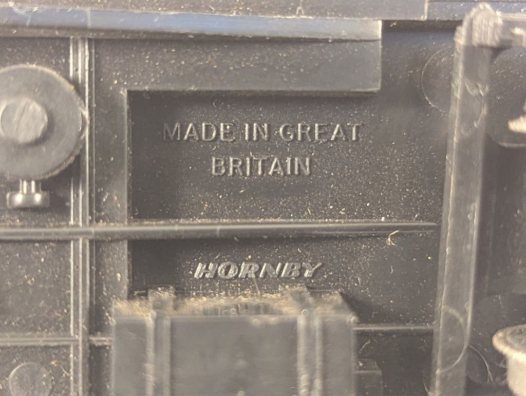 Hornby OO Gauge LMS Brake Third Coach