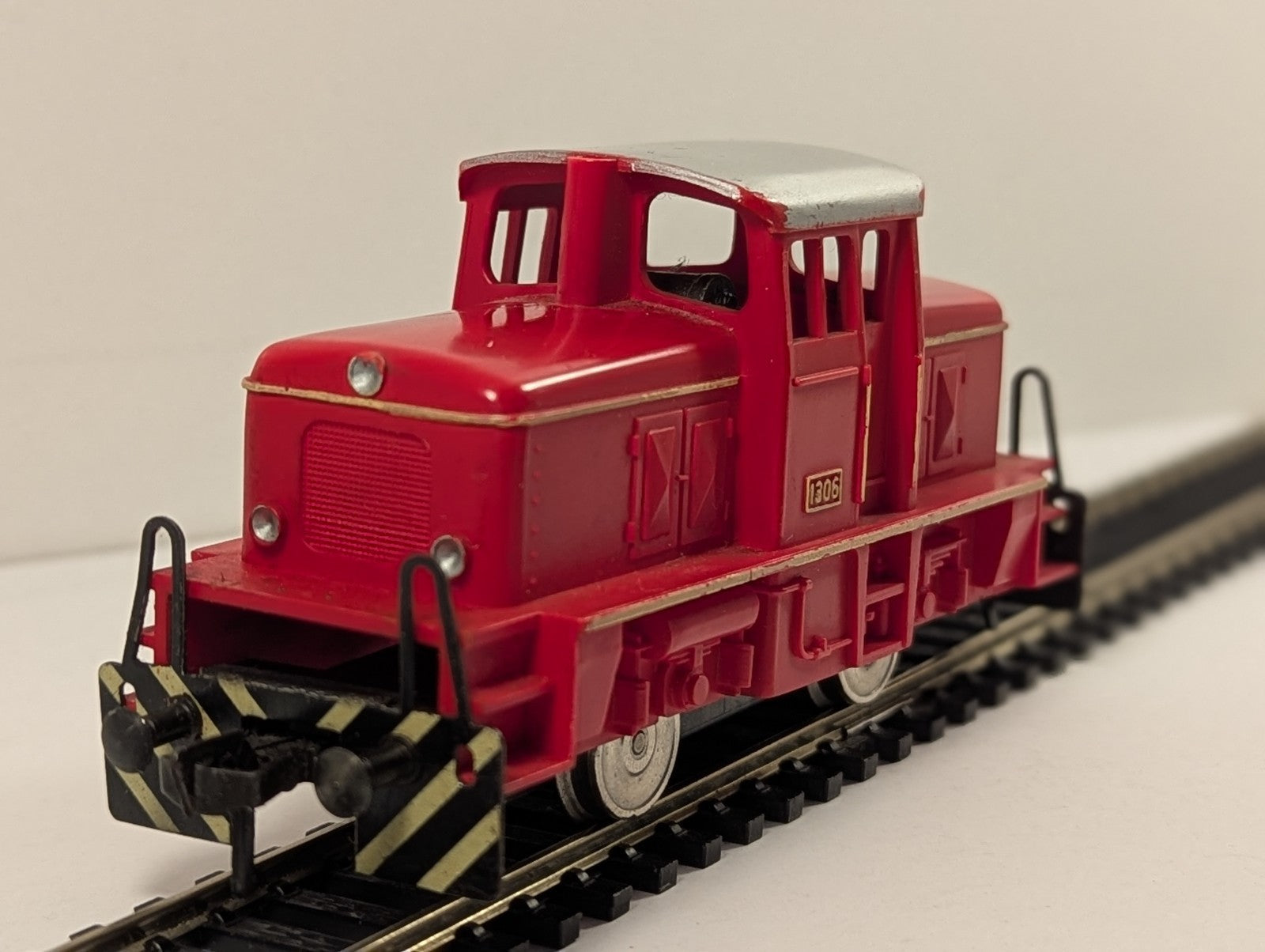 Fleischmann HO Gauge O&K Diesel Shunter Locomotive 1306 Red