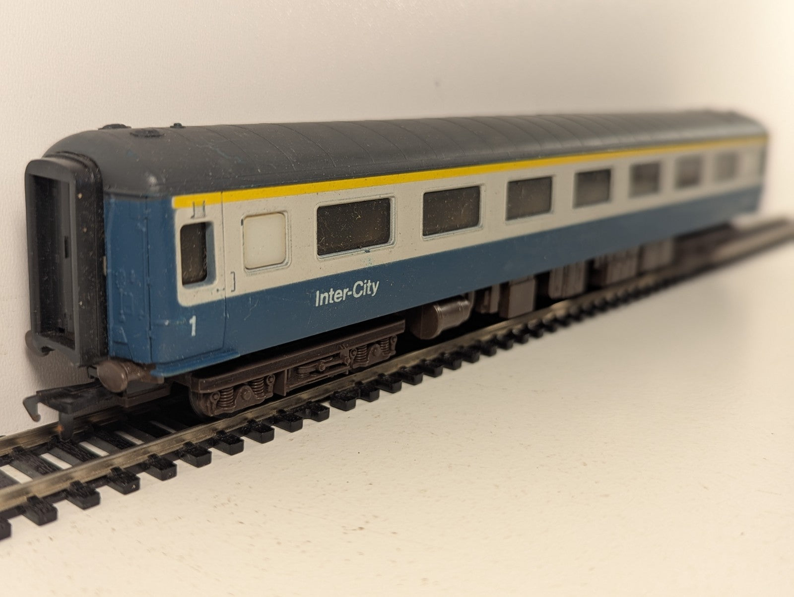 Airfix GMR 54201-8 BR Mk2D First Open Coach E3170 Blue & Grey OO Gauge