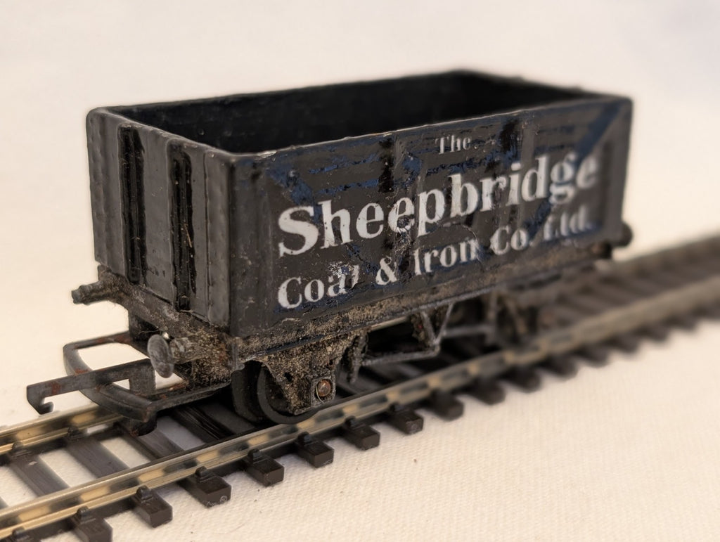 Tri-ang OO Gauge 7-Plank Coal Wagon Goods Wagon Sheepbridge Coal & Iron