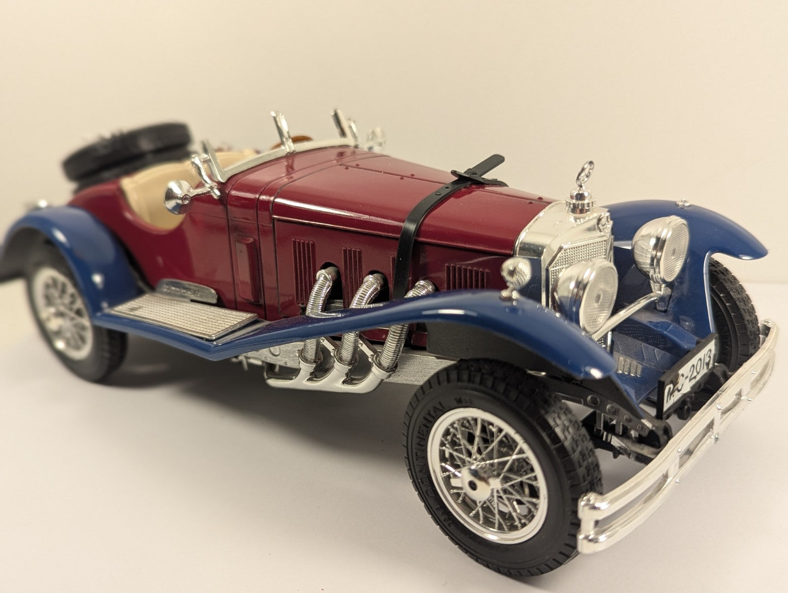 Bburago 1:18 1928 Mercedes-Benz SSK Die-Cast Model
