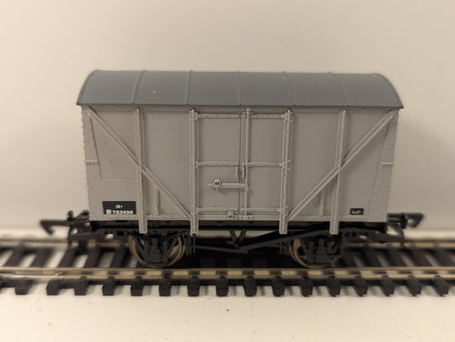 Dapol B108 BR 12 Ton Vent Van B753498 OO Gauge Grey Livery