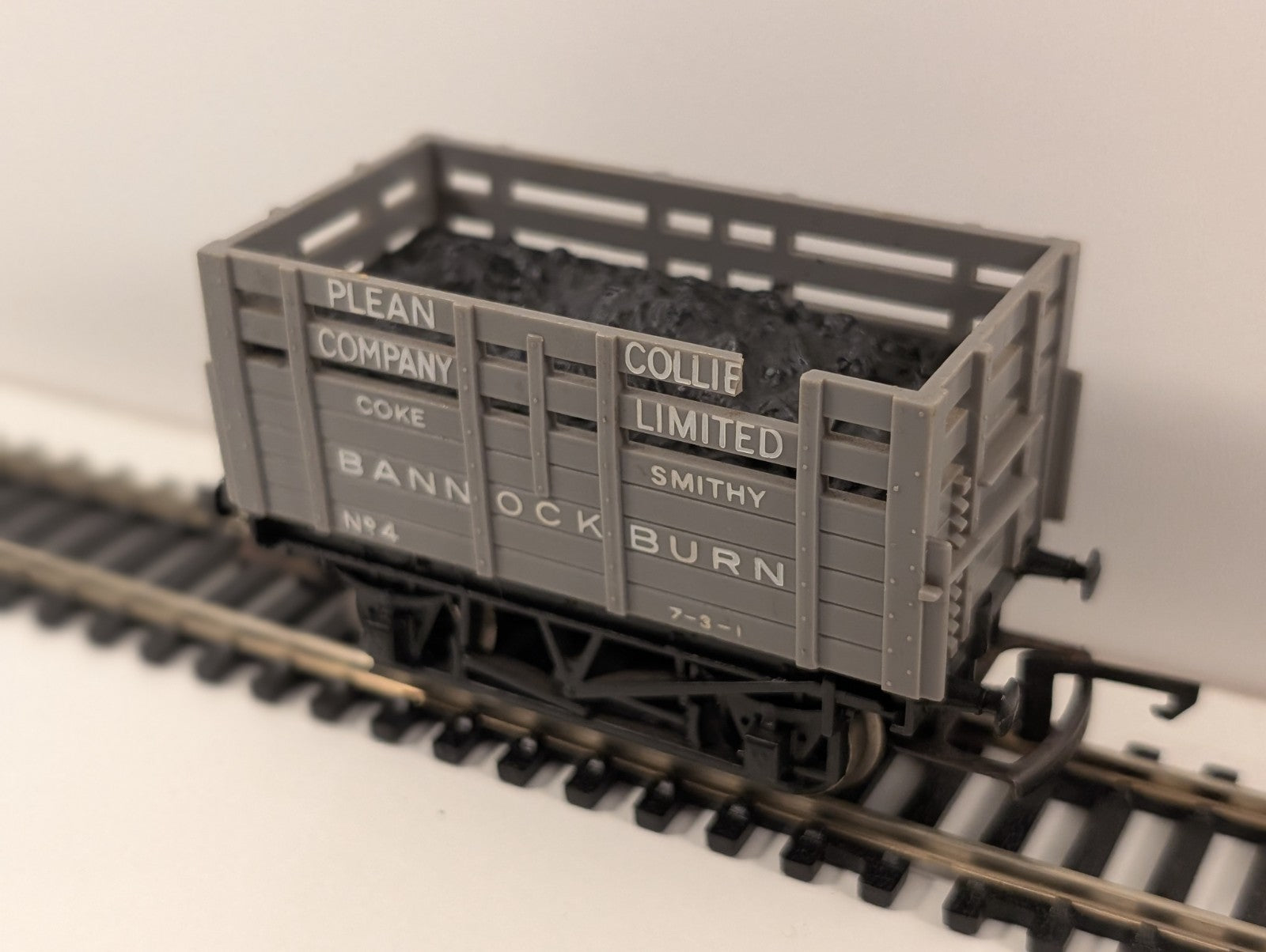 Hornby R101 OO Gauge Coke Wagon – Plean Colliery Company, Bannockburn