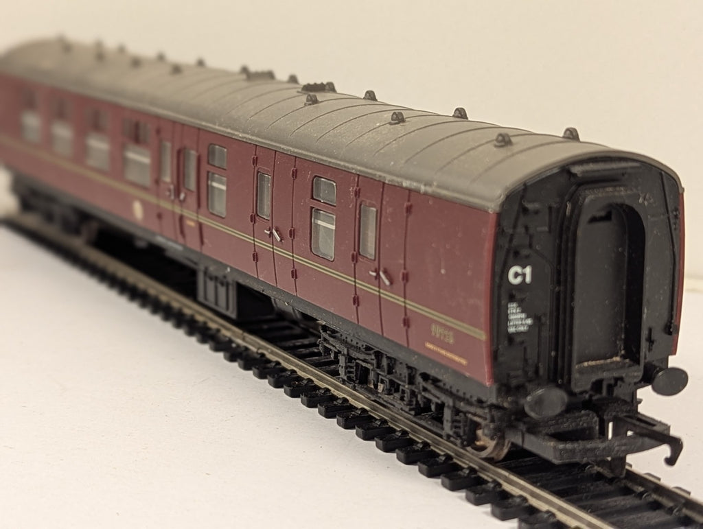 Hornby OO Gauge R4935 Hogwarts Railways Mk1 BSK 99723 (Needs a Clean)