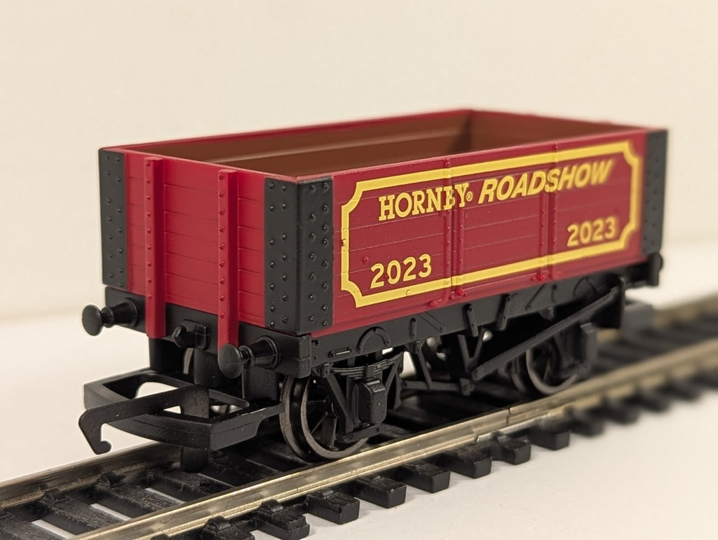 Hornby R60085 OO Gauge 2023 Roadshow 6 Plank Wagon - Boxed