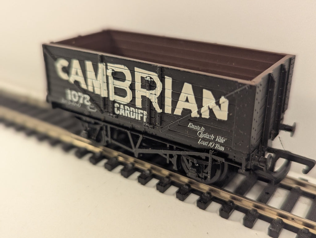 Mainline OO Gauge Cambrian Cardiff 7 Plank Coal Wagon