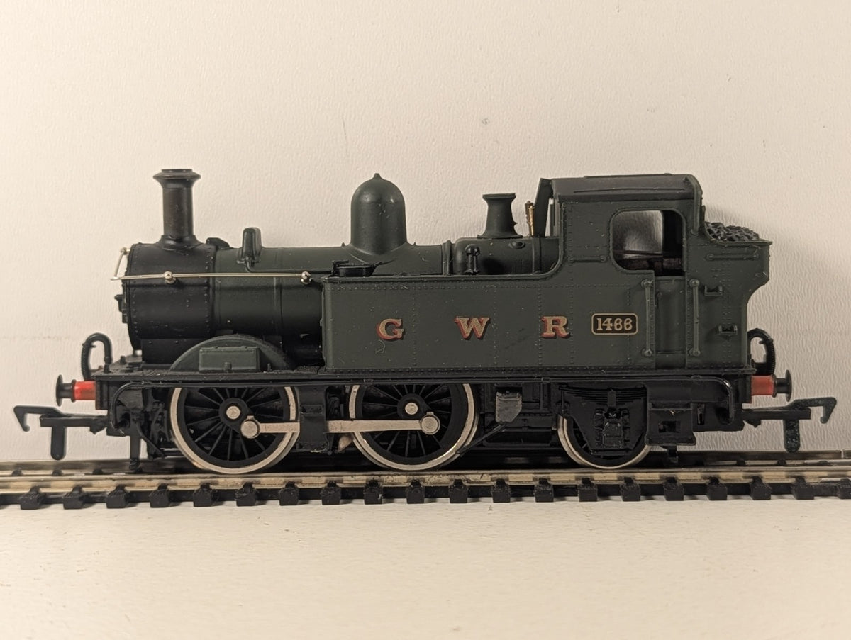 Airfix OO Gauge GWR 1400 Class 0-4-2T Steam Locomotive 1466 GWR Green
