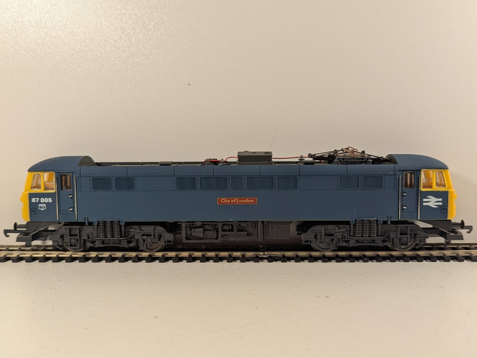 Lima 205125 MWG Class 87 87005 “City of London”
