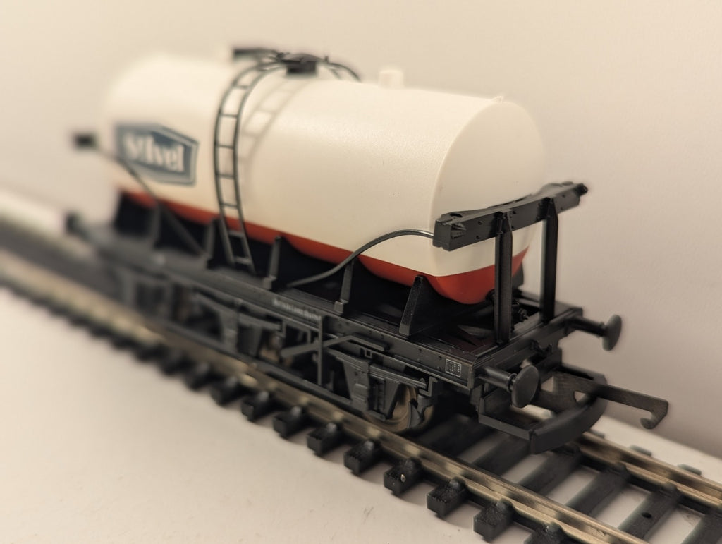 Lima OO Gauge 305641 6 Wheel Tank Wagon W44520 St Ivel