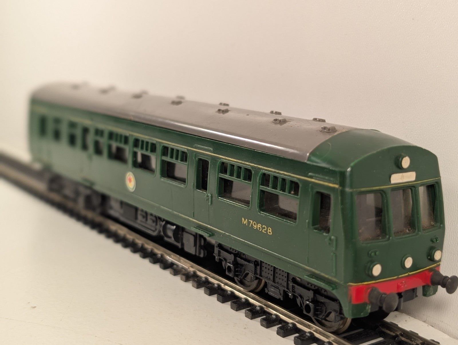 Tri-ang R157 OO Gauge Motorised Class 101 DMU BR Green