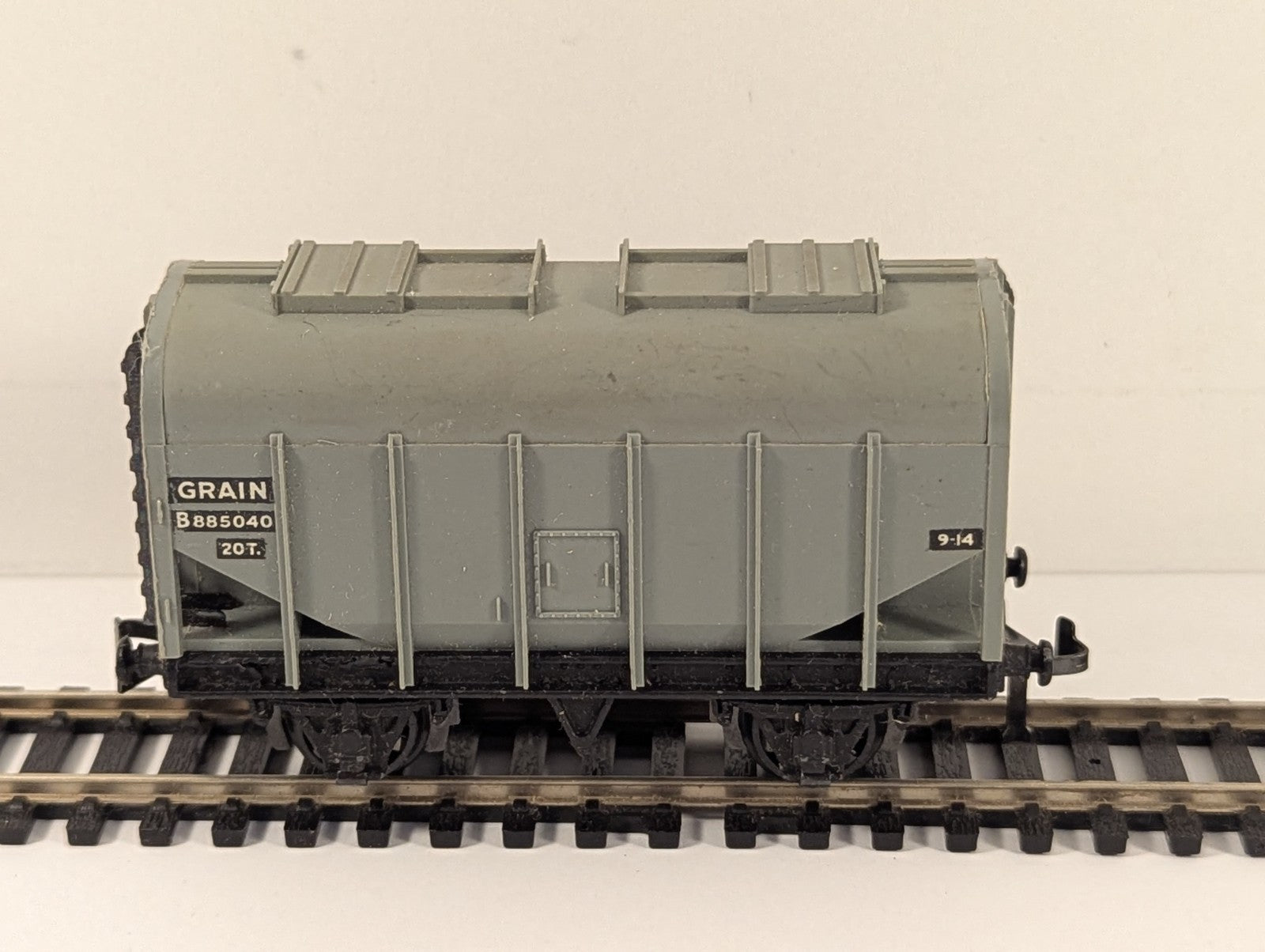 Hornby Dublo 32067 20 Ton Bulk Grain Wagon OO Gauge Boxed