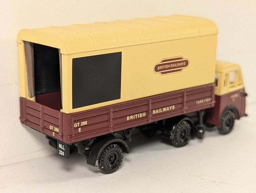 Classix OO Gauge Jensen Jen-Tug with Parcel Van Trailer Die-cast Vehicle