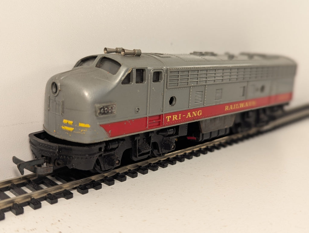 Tri-ang OO Gauge R57 Transcontinental B-B Diesel Dummy Locomotive