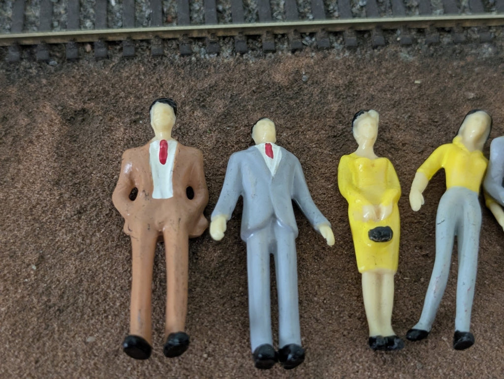 O Gauge Painted Figures