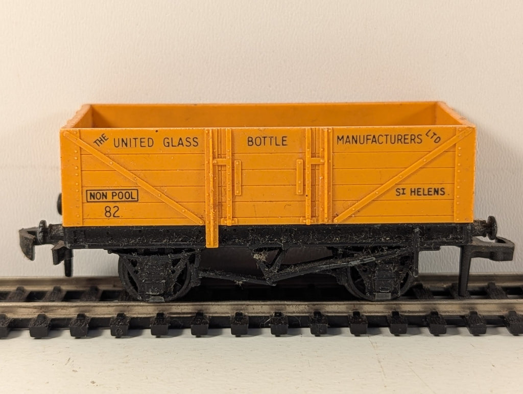 Hornby Dublo 4660 United Glass Bottle Manufacturers 5 Plank Open Wagon OO Gauge