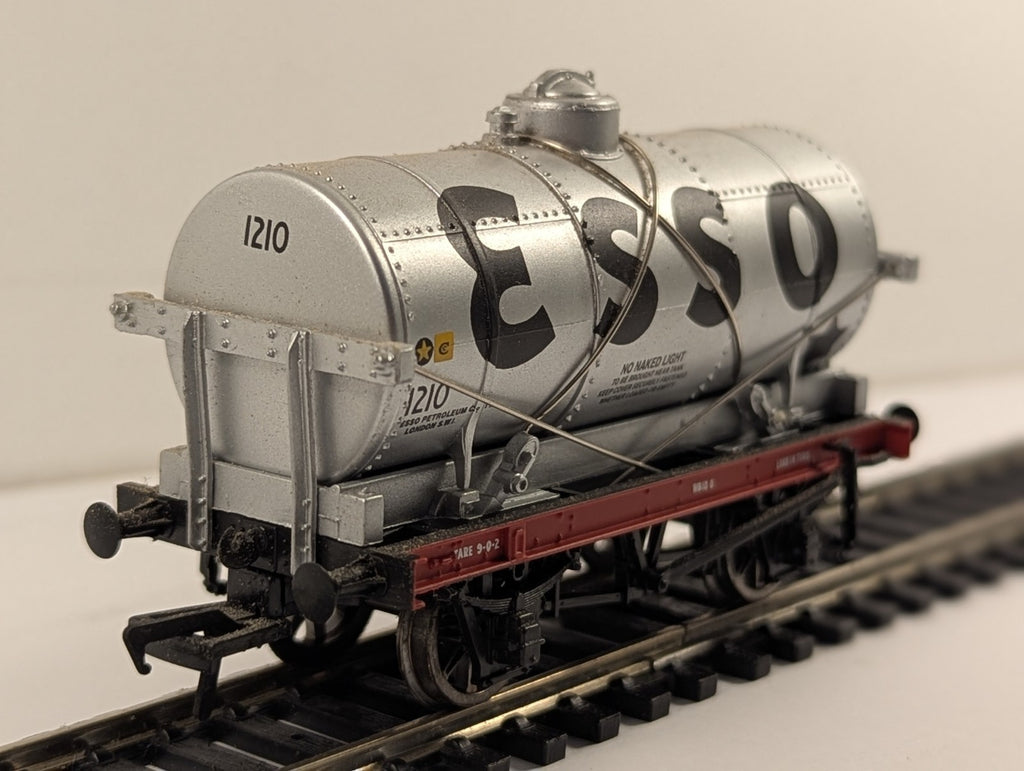 Bachmann OO Gauge 14 Ton Tank Wagon 1210 Esso Silver 38-752