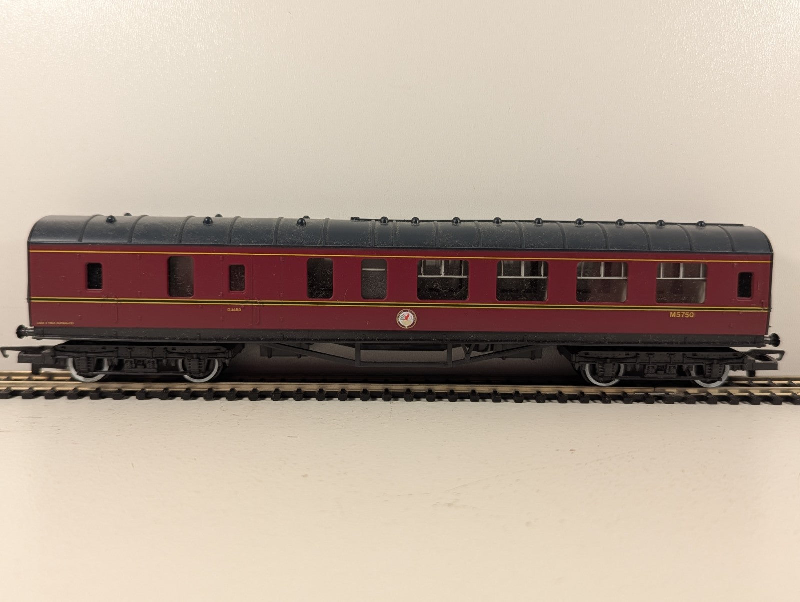 Hornby OO Gauge LMS Stanier Brake Coach