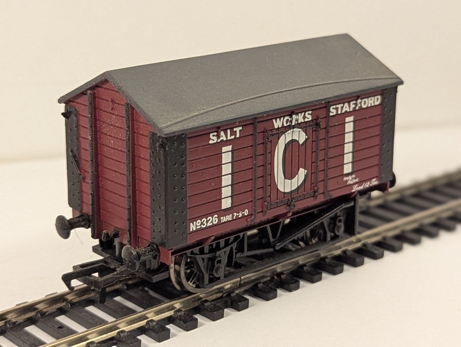 Bachmann OO Gauge 12 Ton Peaked Roof Salt Van Goods Wagon 326