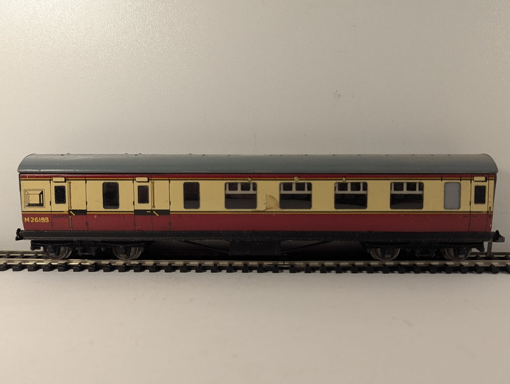 Hornby Dublo OO Gauge BR Corridor Brake Third Coach Passenger Coach M26133