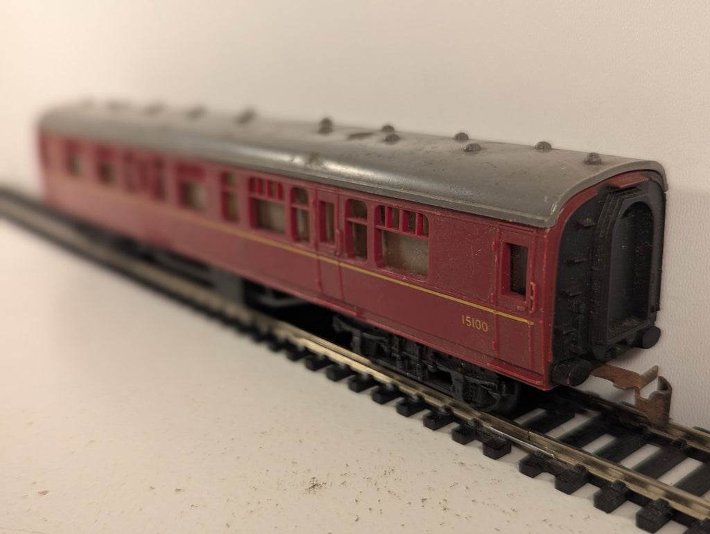 Jouef Playcraft HO Gauge BR Maroon Composite Coach Passenger Coach 15100