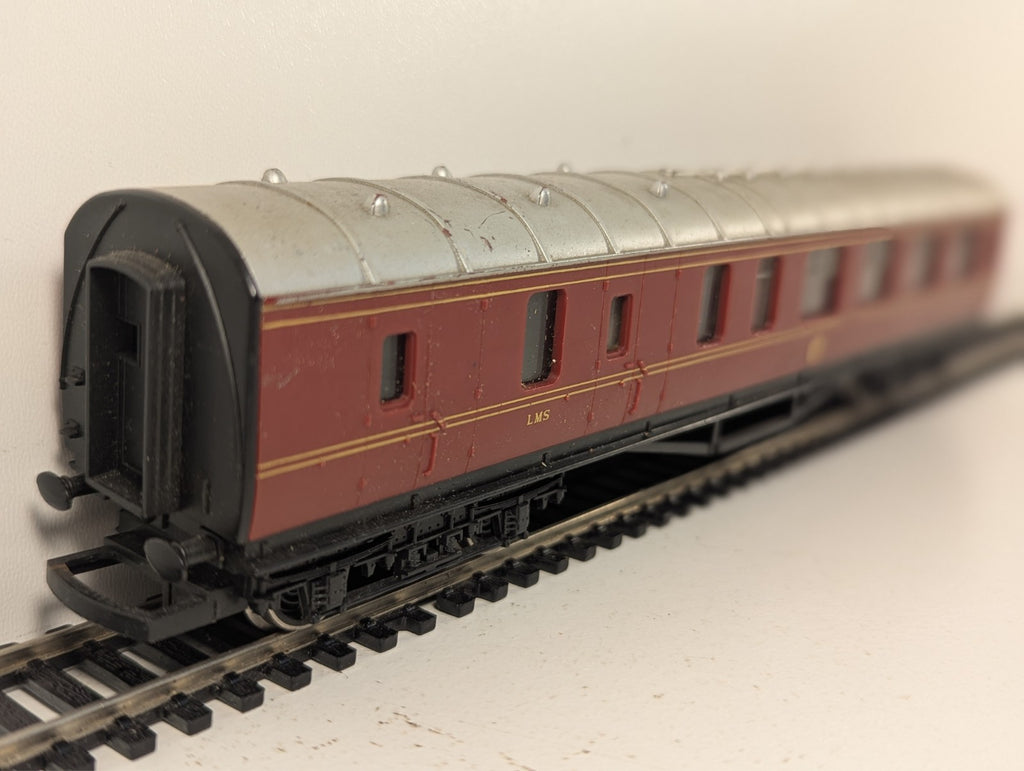 Hornby OO Gauge LMS Brake Third Coach