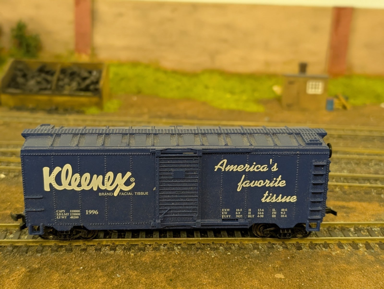 HO Gauge Kleenex Box Car Split 1996 Shoprite Express Railroad Set