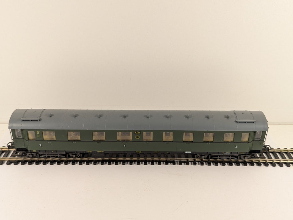 Liliput 845 02 HO Gauge DRG Express Train Coach Boxed