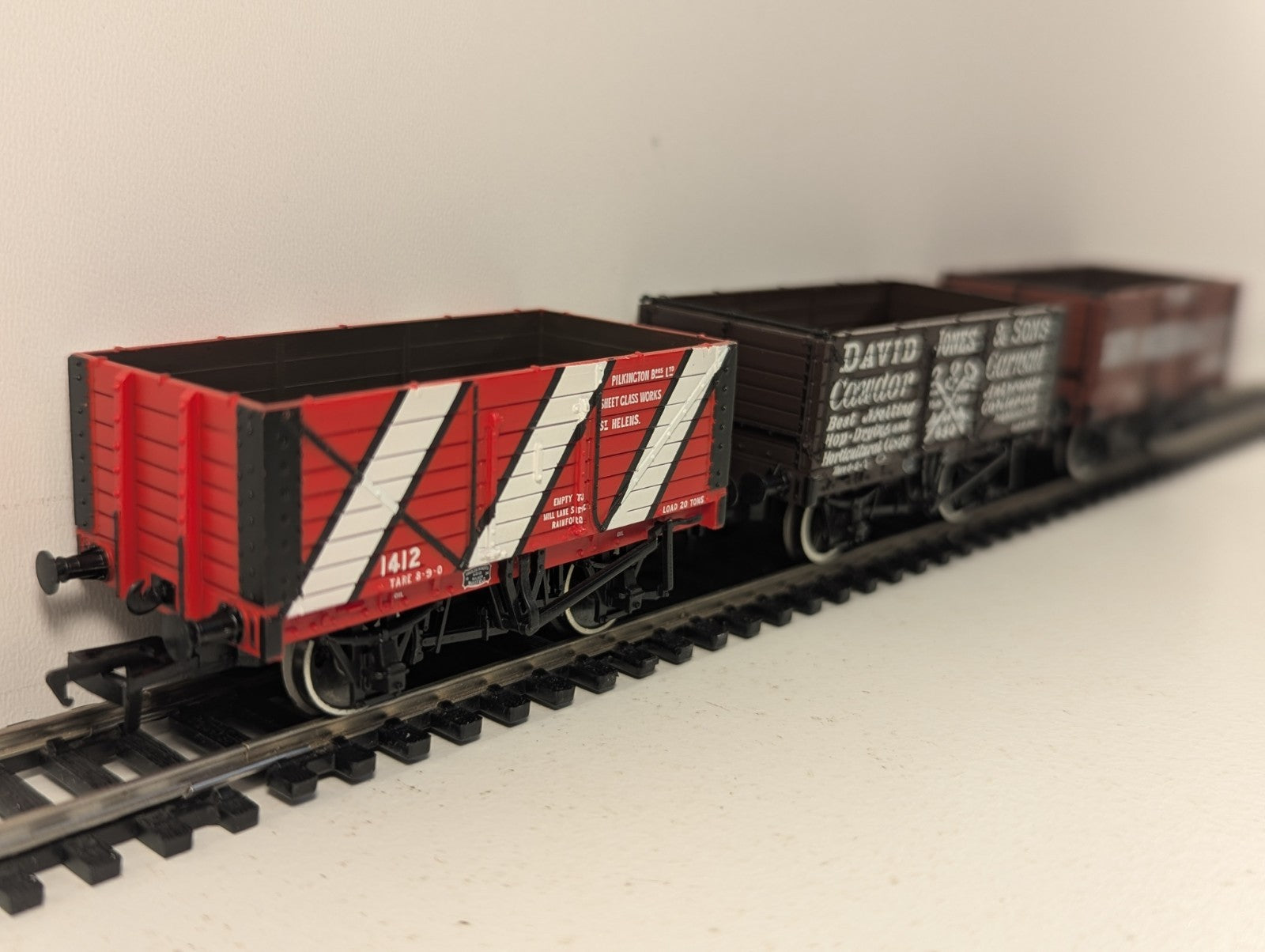 Bachmann 37-077K Set of Three Private Owner Wagons 2009/2010