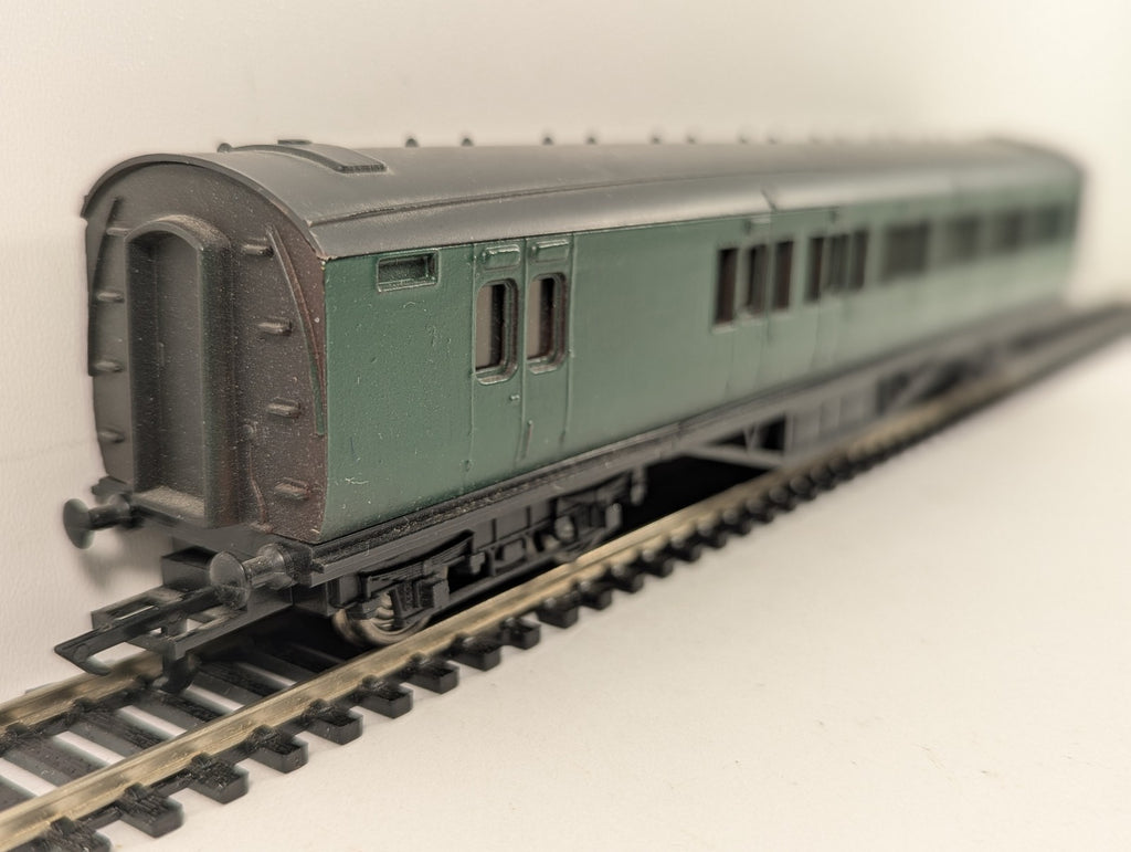 Graham Farish OO Gauge BR Southern Brake Coach Passenger Coach BR Southern Green