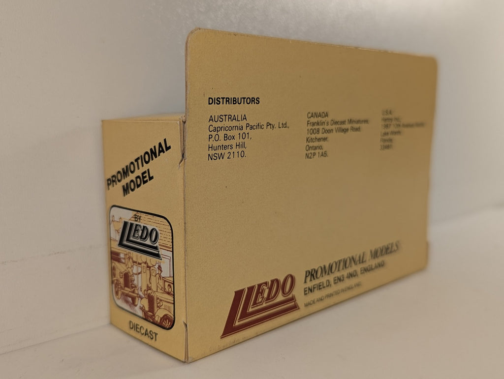 Lledo AEC Regal Bus 'Northern' Die-cast Bus Purple and cream